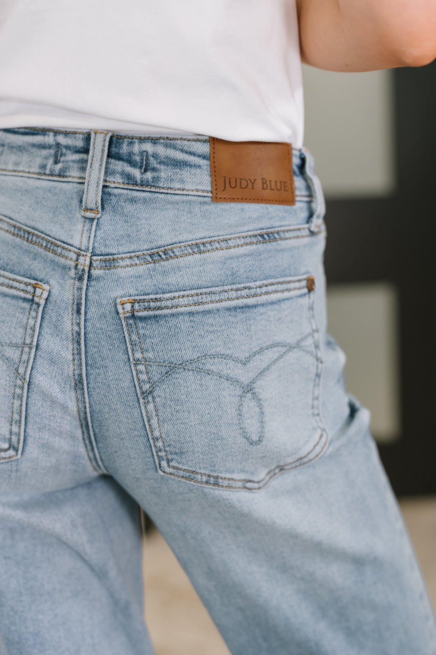 Heather Mid Rise Rigid Magic Straight by Judy Blue